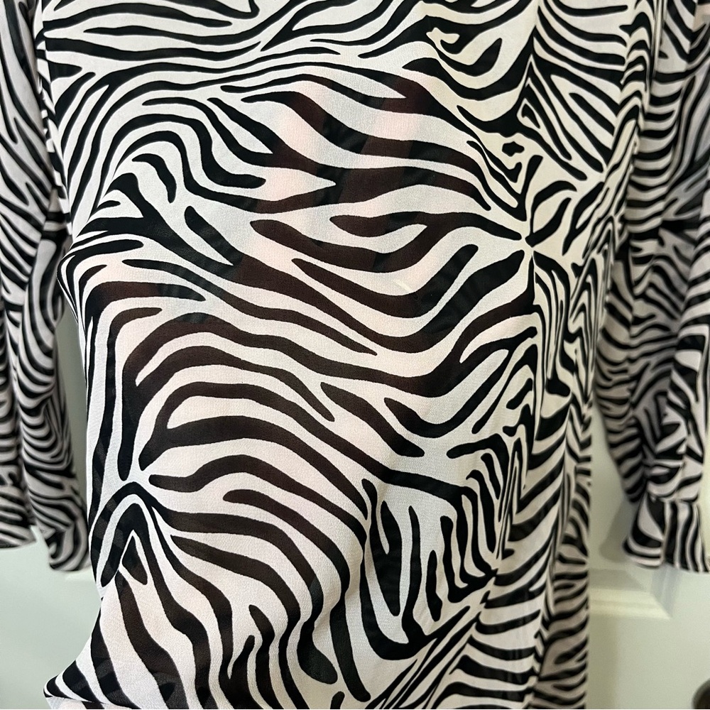 Victoria Secret Zebra Print Sheer Ruffle Deep V Button Robe Swim Cover- Medium - Picture 11 of 11